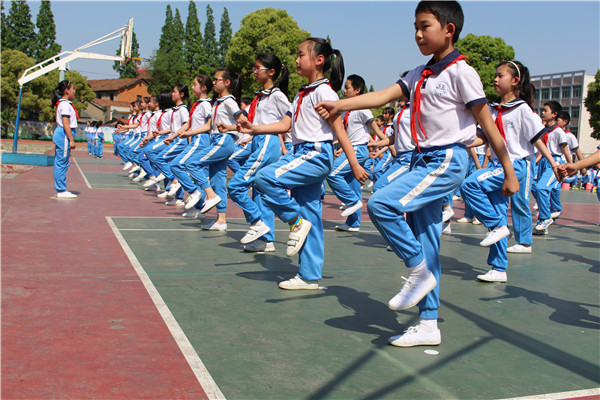 表格式体育教案_小学一年级体育教案 表格式 ._小学一年级体育教案表格式