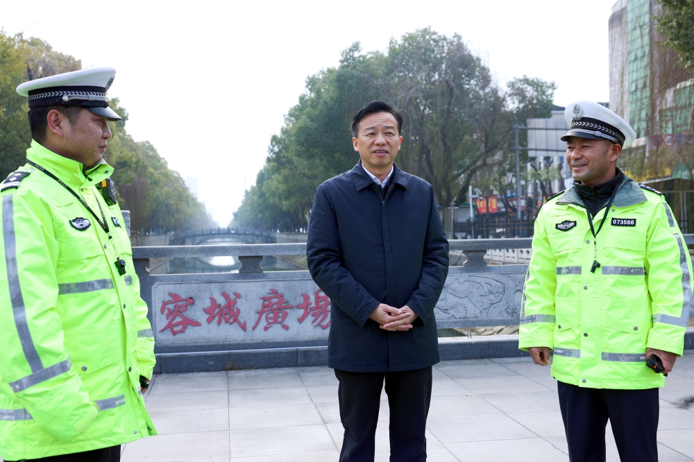 �����һ ����ο��һ��ֵ��ִ����Ա��������ǰ�ص㹤��