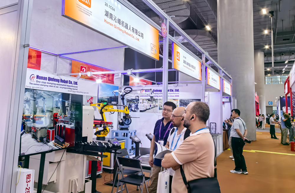  �����߷����������㽻�� ���������족��ҫ��ʮ���塱���ֵ�һչ